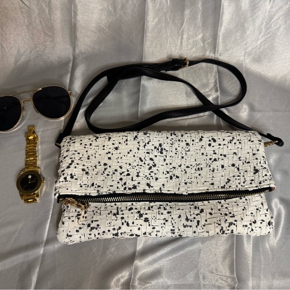 Deux Lux purse that turn into a super cute clutch. - Picture 2 of 10
